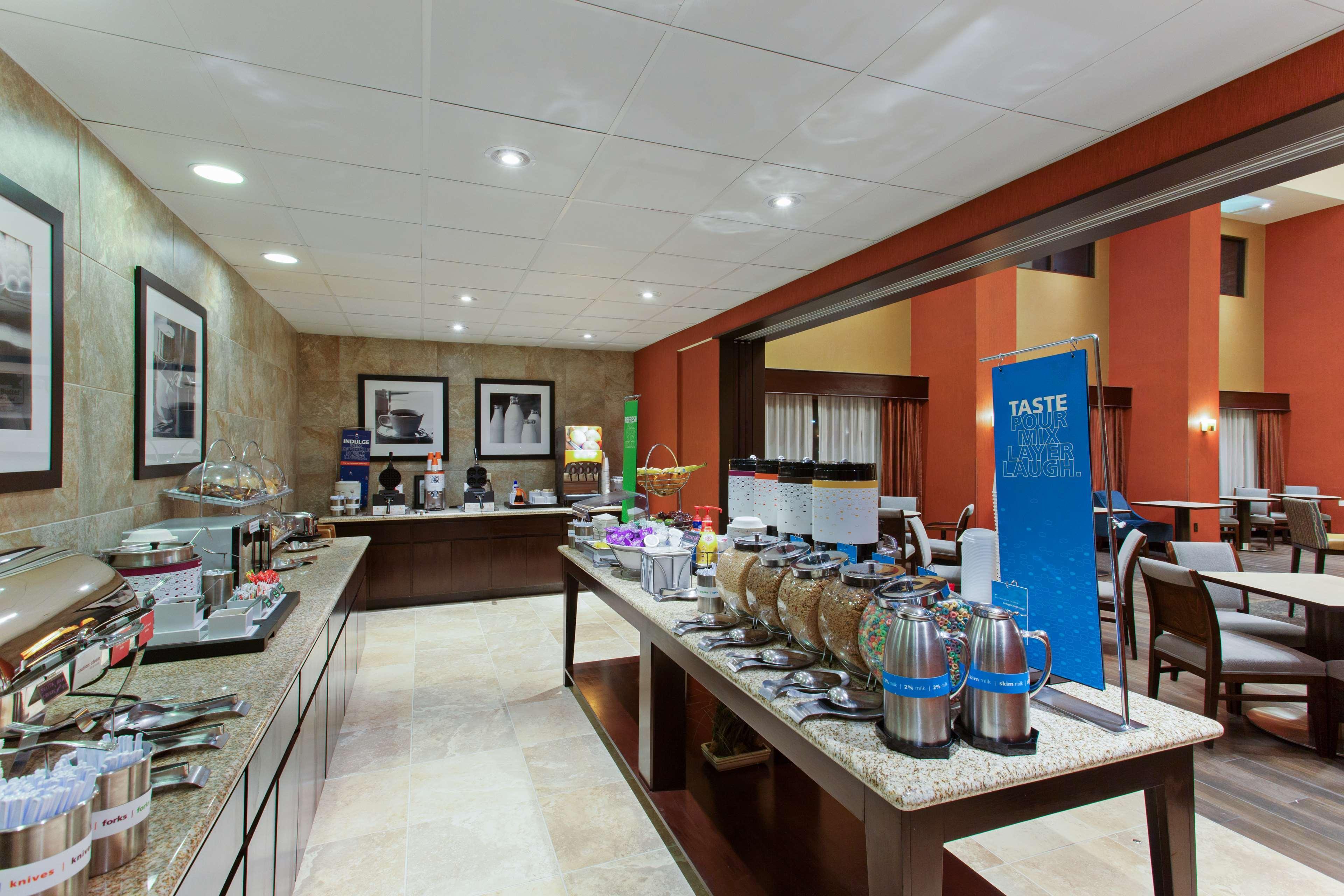 Hampton Inn & Suites רוזוויל מראה חיצוני תמונה