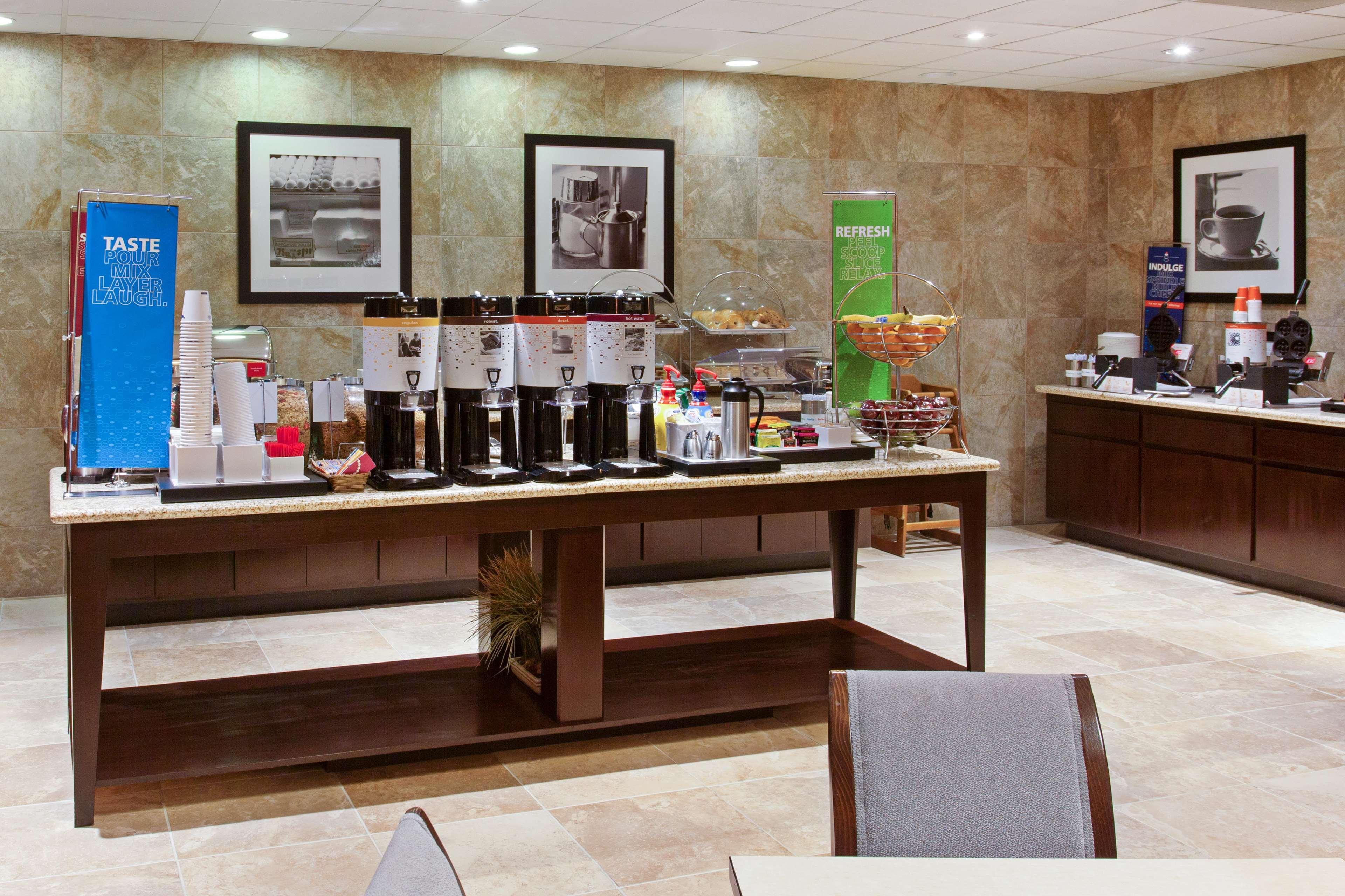 Hampton Inn & Suites רוזוויל מראה חיצוני תמונה
