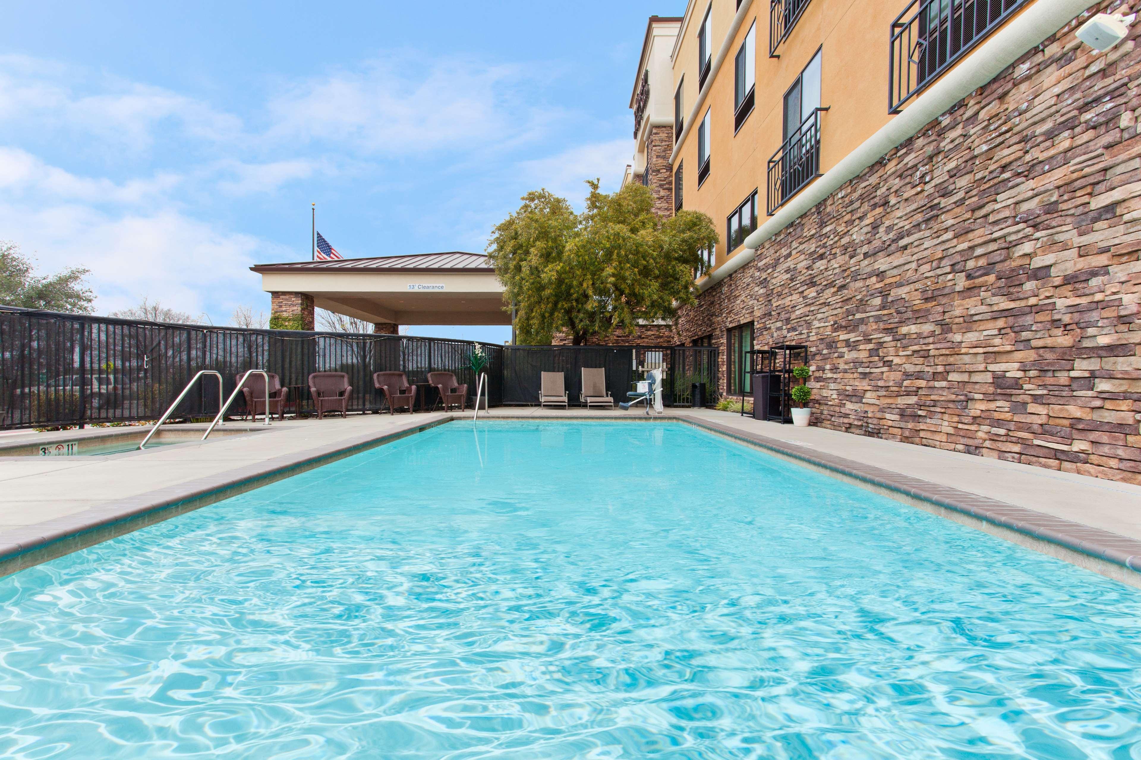 Hampton Inn & Suites רוזוויל מראה חיצוני תמונה